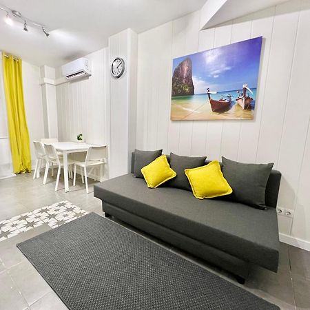 Cozy Suite apartment, WiFi! Santa Coloma de Gramanet Buitenkant foto