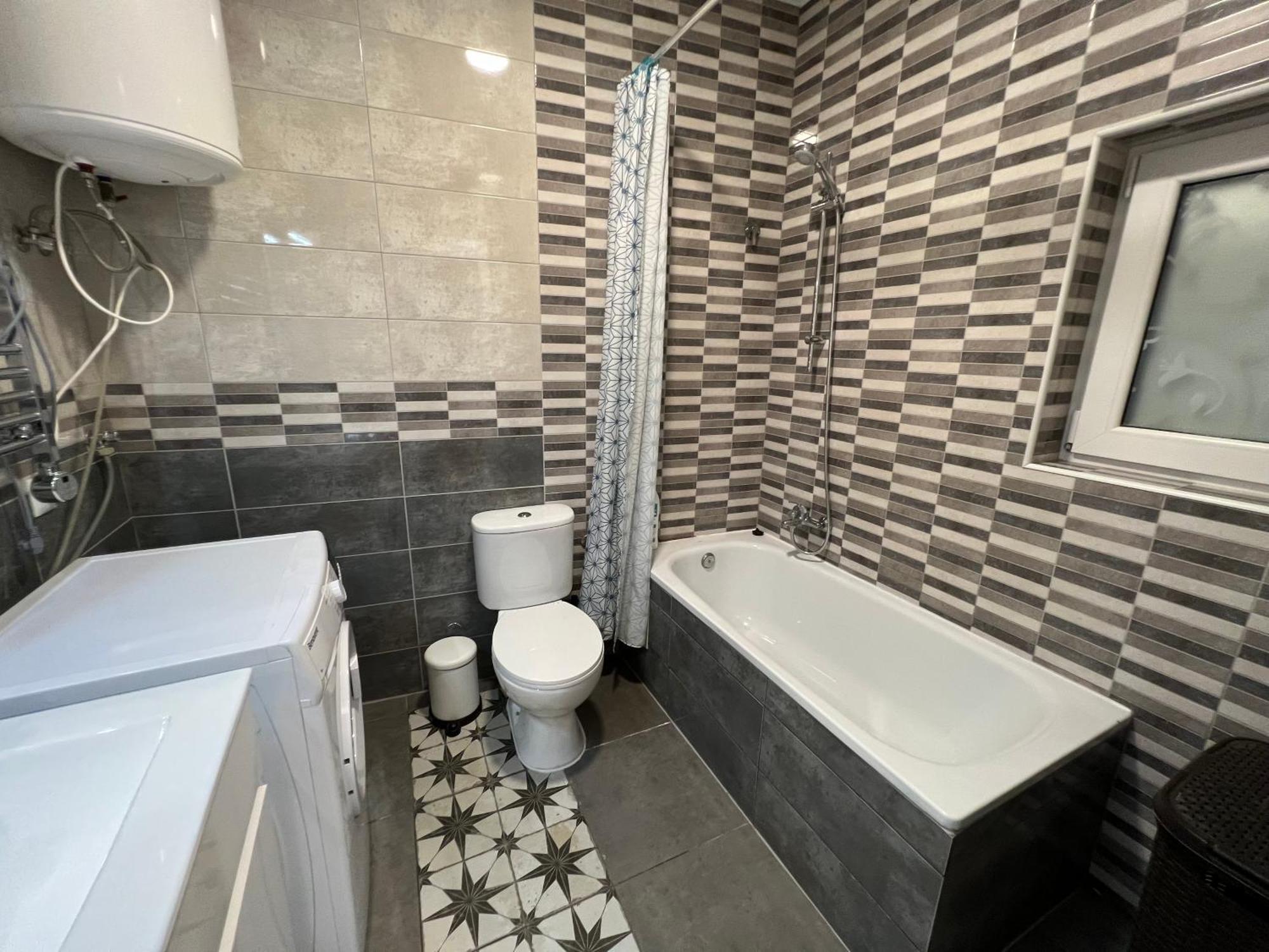Cozy Suite apartment, WiFi! Santa Coloma de Gramanet Buitenkant foto