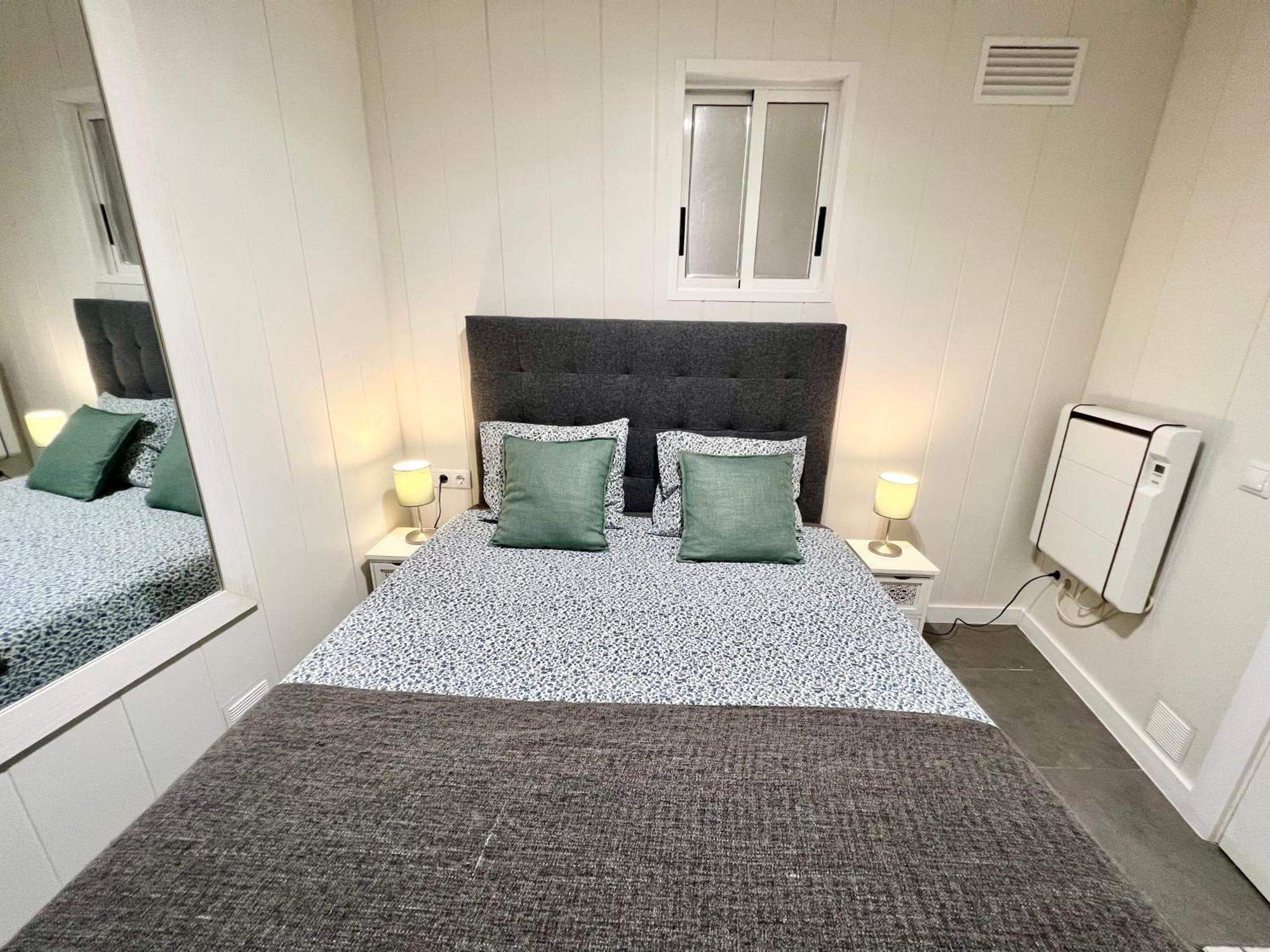 Cozy Suite apartment, WiFi! Santa Coloma de Gramanet Buitenkant foto